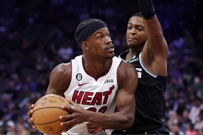 开云注册-里程碑夜！纽卡斯尔门线救险；NBA常规赛国际比赛日刷纪录；话题不断；团队化学反应显著(创造了速度展现了力度温度)